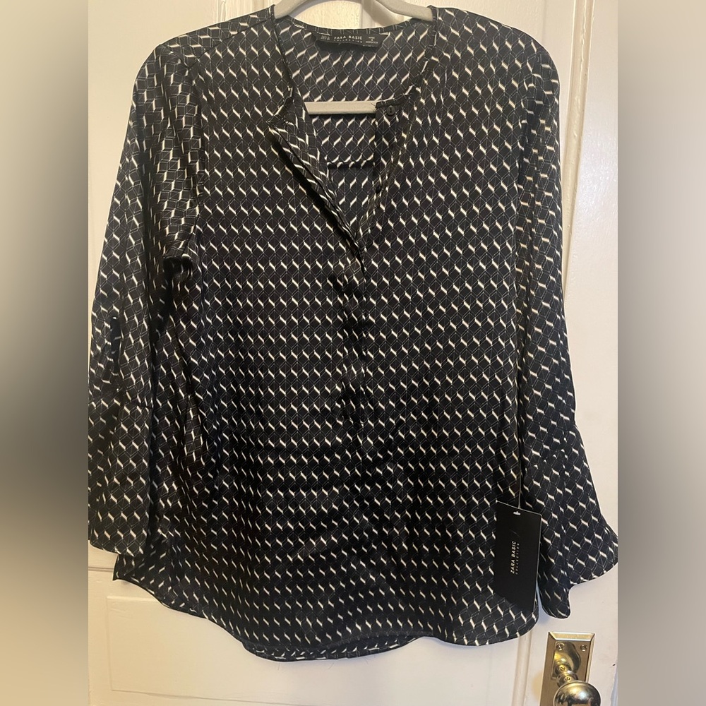 Zara NWT Navy/Black and White Geometric Blouse